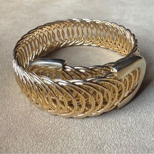 Elegant Golden Spiral Women's Bracelet